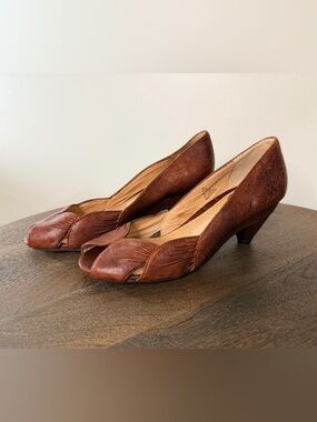 Frye Ada Pleats Peep Toe Pumps Size 7